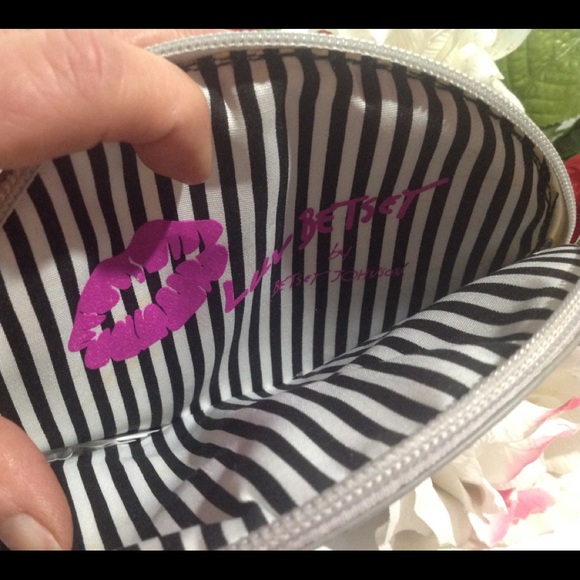 Betsey Johnson Cat Face Wristlet Bag - Picture 10 of 16